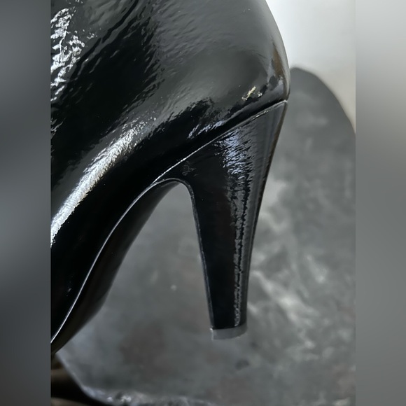 Saint Laurent ankle leather boots, worn only 1 time with original dust bags. - Picture 2 of 8